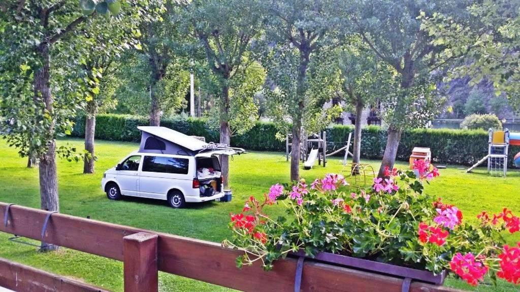 Bungalows Nou Camping La Guingueta D'Aneu 외부 사진